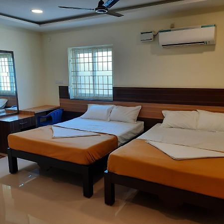 Готель Grk Residency Guduvancheri Екстер'єр фото