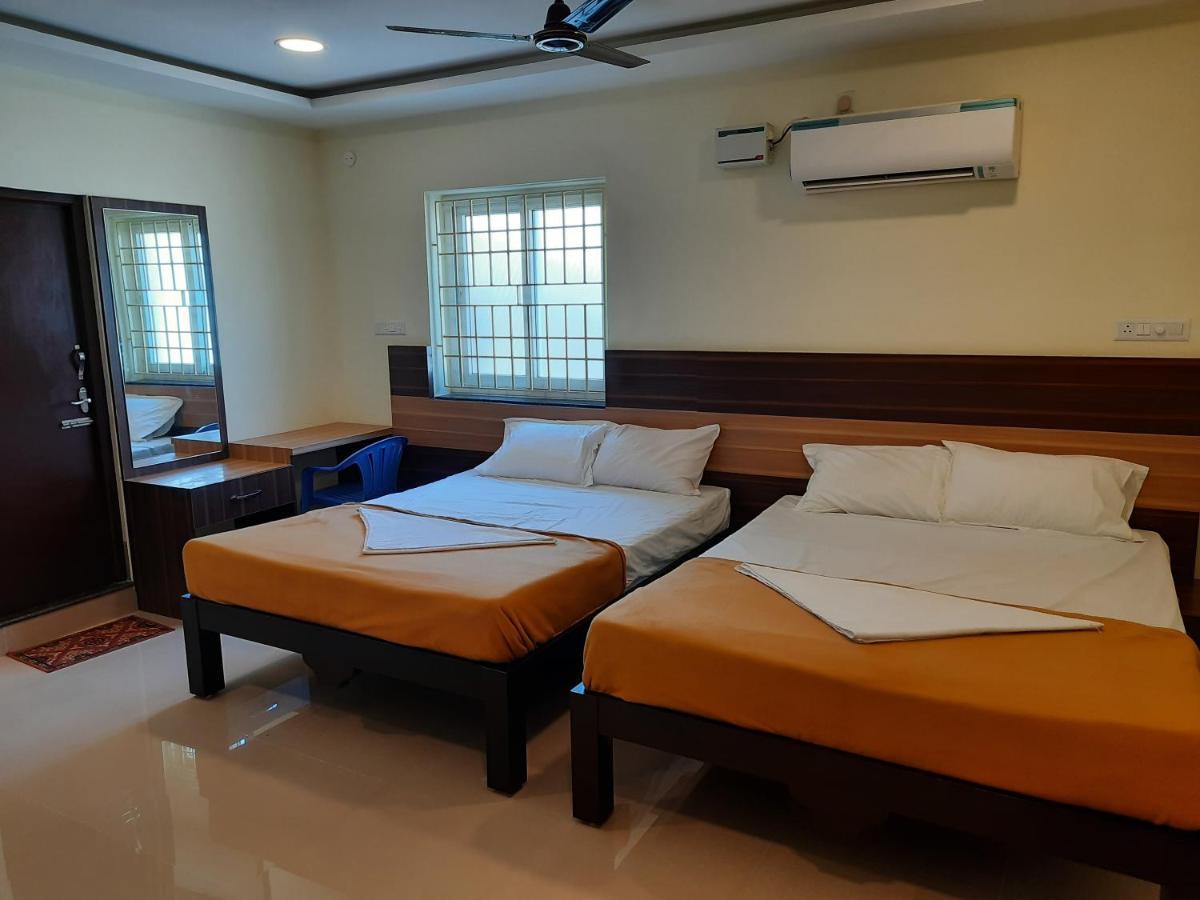 Готель Grk Residency Guduvancheri Екстер'єр фото